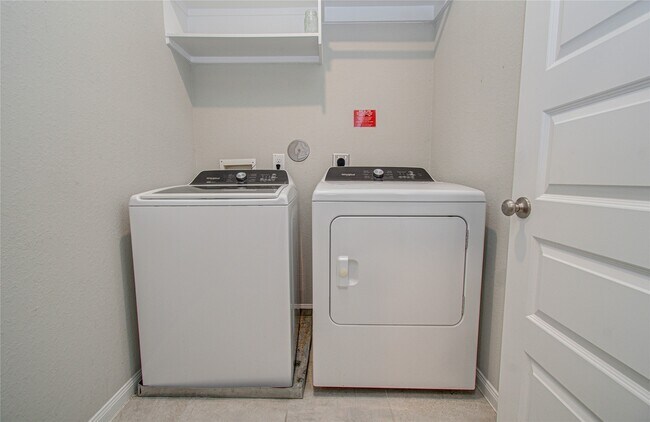 Building Photo - 1525 Parkland Oak Dr