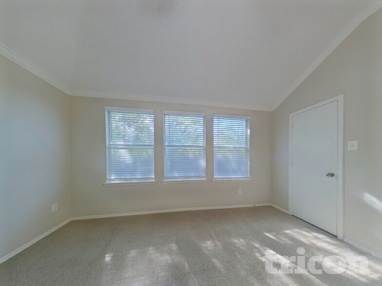 Building Photo - 143 Redbud Dr