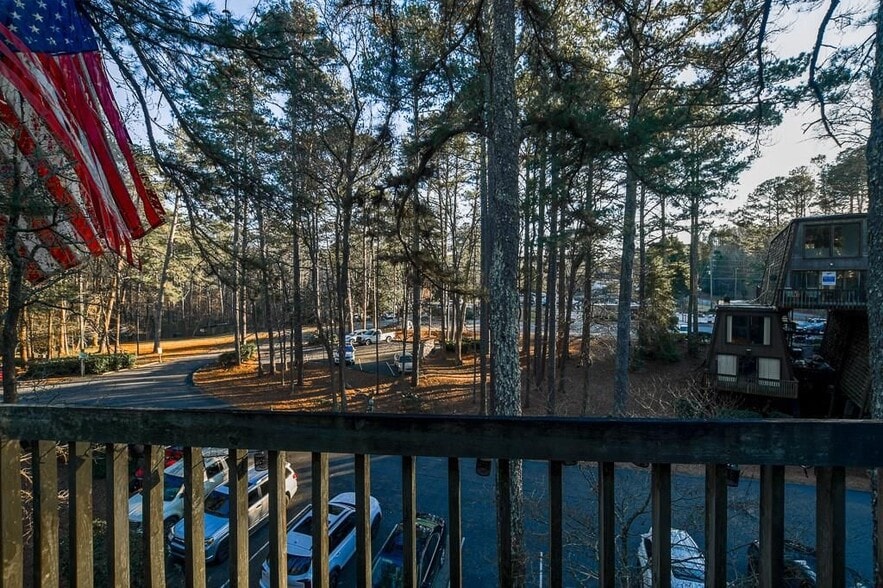 Building Photo - 3200 Rim Cove Dr