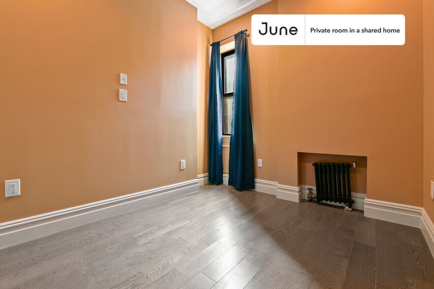 Building Photo - Room in Shared 3 bed/2 bath home