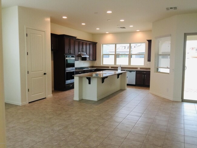 Building Photo - 9553 E Theia Dr