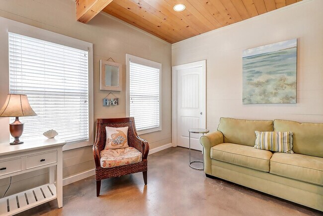 Building Photo - 2606 Eleventh Street-SI ID1023248P