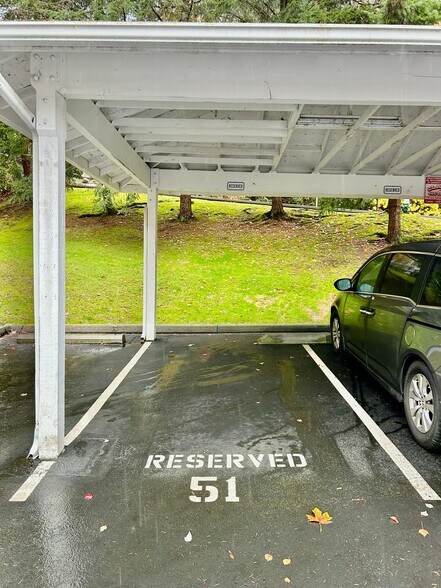 Building Photo - No Rent Until January 1, 2026!!!