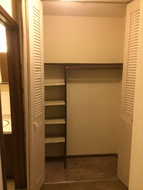 Building Photo - 1905 Wilson Ave