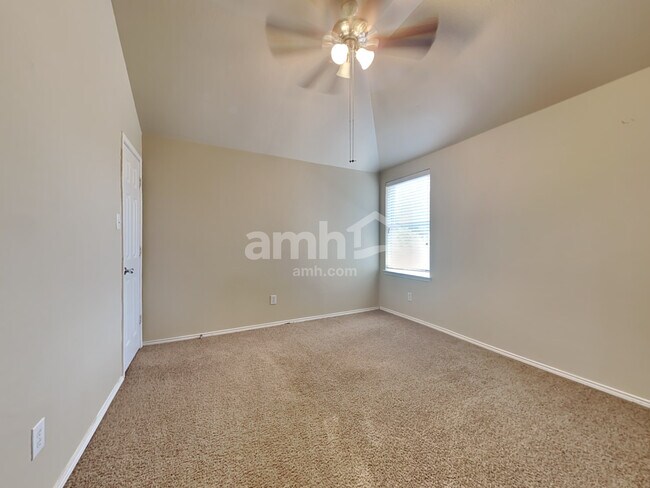 Building Photo - 2120 Malone Dr