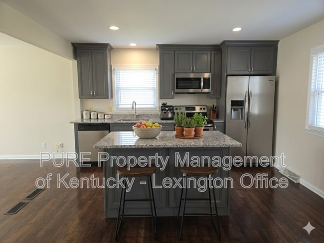 Building Photo - 2225 Sandra Ct