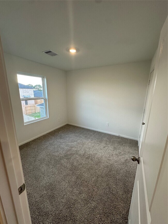 Building Photo - 3081 Dylan Skyland