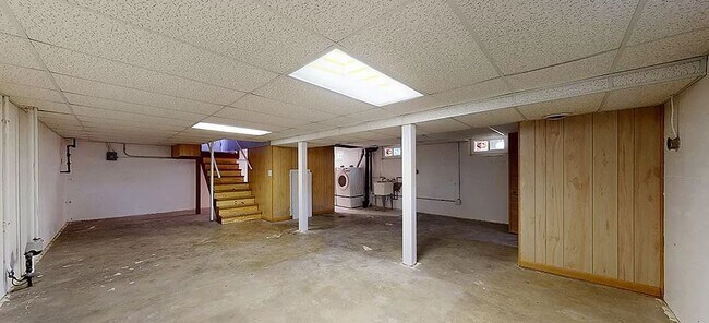 Building Photo - 103 Cherry St