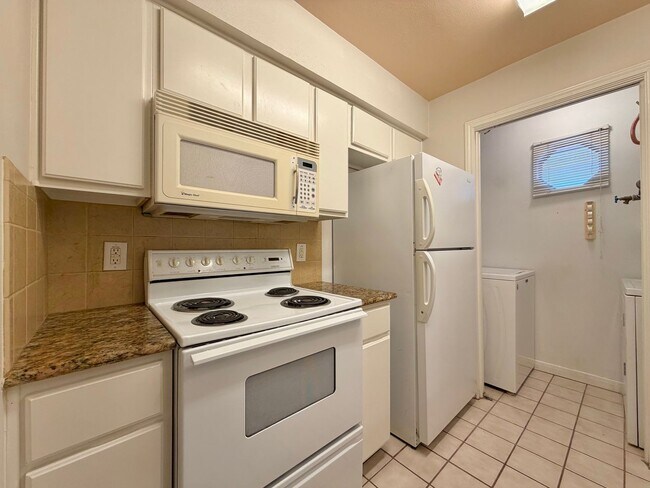 Building Photo - 501 W 26th St
