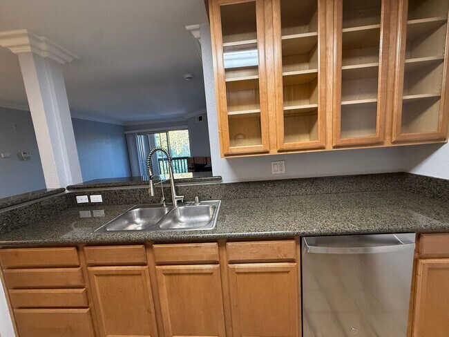 Building Photo - Spacious and Modern 2BR Condo in UTC, San Diego