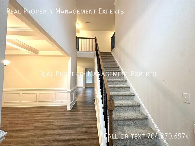 Building Photo - 2166 Black Forest Cove