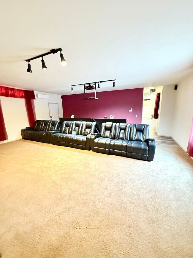 Building Photo - Beautiful house in Maple View Meadows.