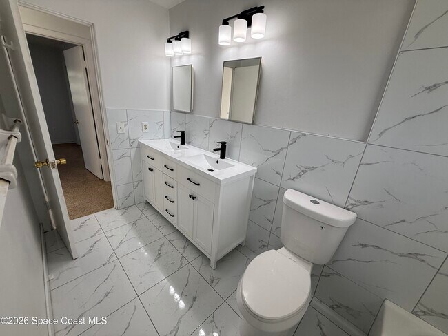 Building Photo - 1412 Overlook Terrace