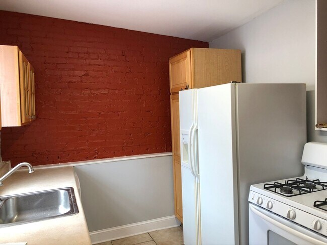 Building Photo - Charming 2 Bedroom/1 Bathroom Townhome in Abell, Baltimore, MD!