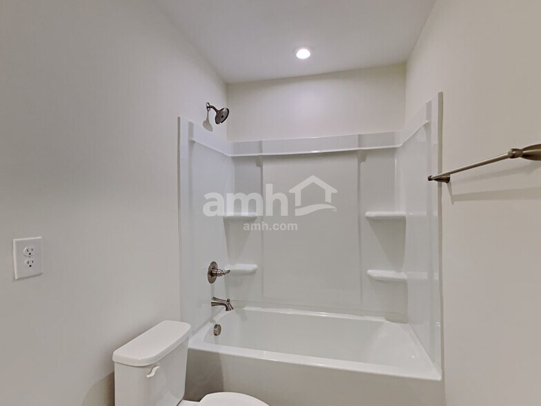 Building Photo - 624 Hamilton Pk Dr