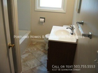 Building Photo - Charming Single Level Ranch-style House.