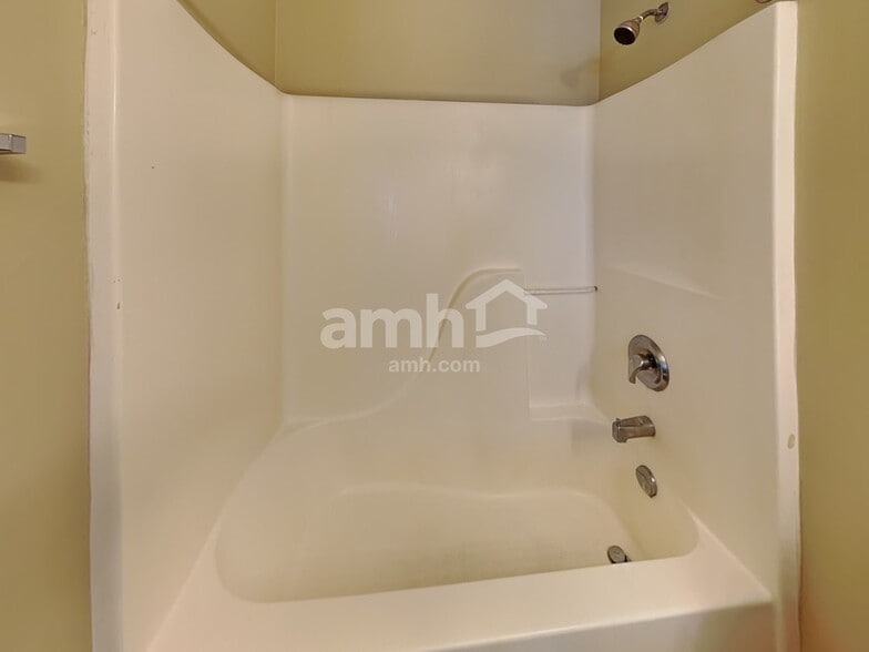 Building Photo - 2162 Turning Leaf Dr