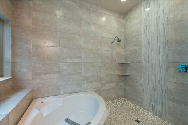 Building Photo - 1008 Peacock Blvd