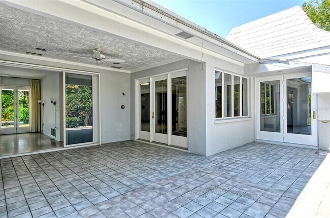 Building Photo - 2800 Casey Key Rd