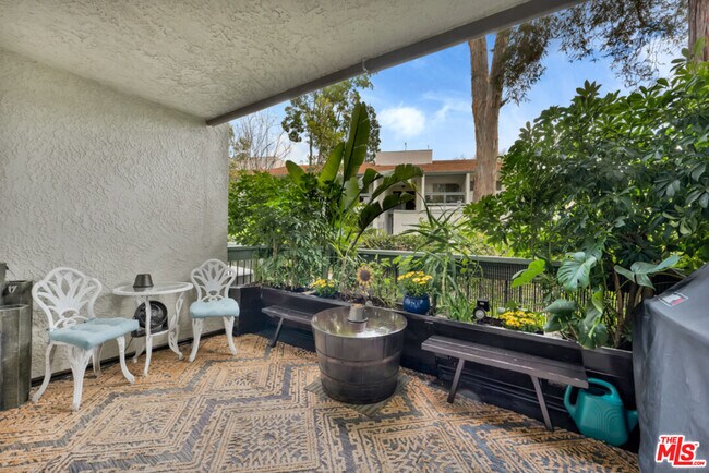 Building Photo - 4612 Park Granada