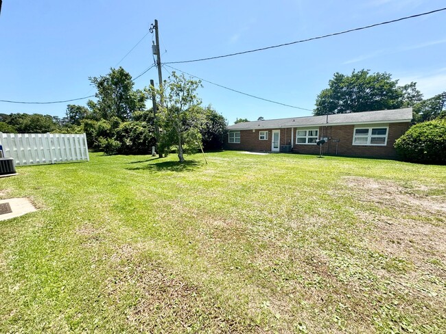 Building Photo - SUPERB Home in Sea Gate - close to Market ...