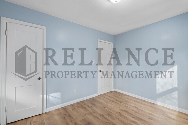 Building Photo - 1249 N Pershing St