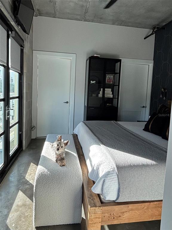 Building Photo - 1212 E Whiting St