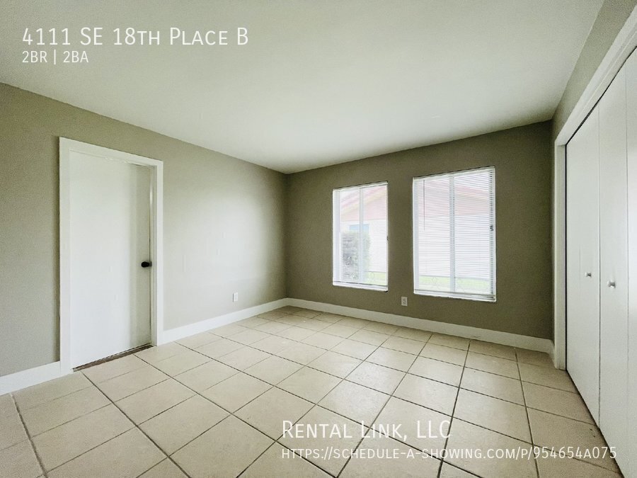 Building Photo - 4111 SE 18th Pl