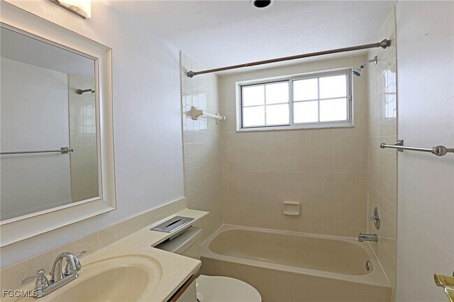 Building Photo - 14975 Rivers Edge Ct