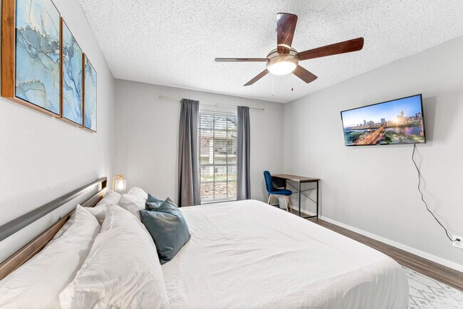 Building Photo - 3501 S 1st St