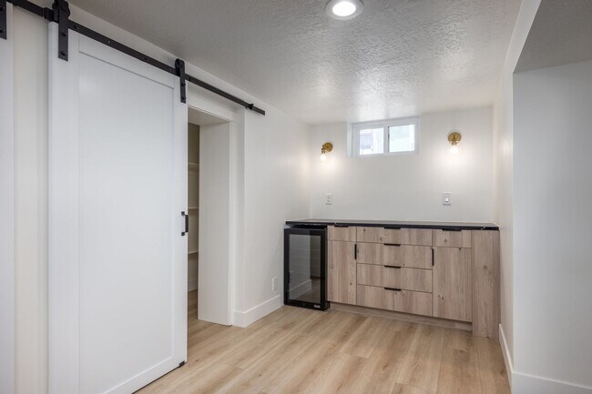 Building Photo - Beautifully Updated 3-Bedroom Home with Modern Upgrades & Spacious Backyard