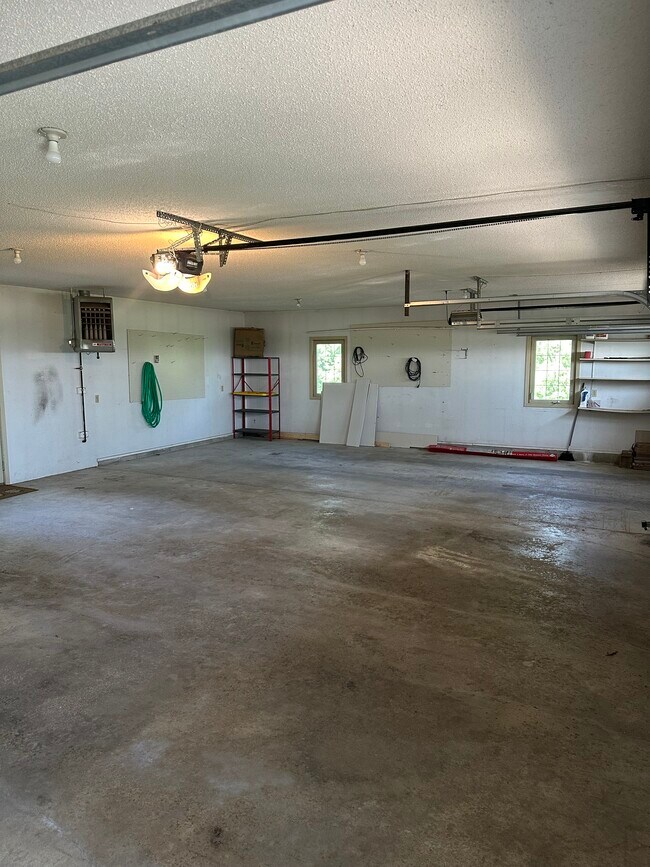 Building Photo - 73221 MN-16
