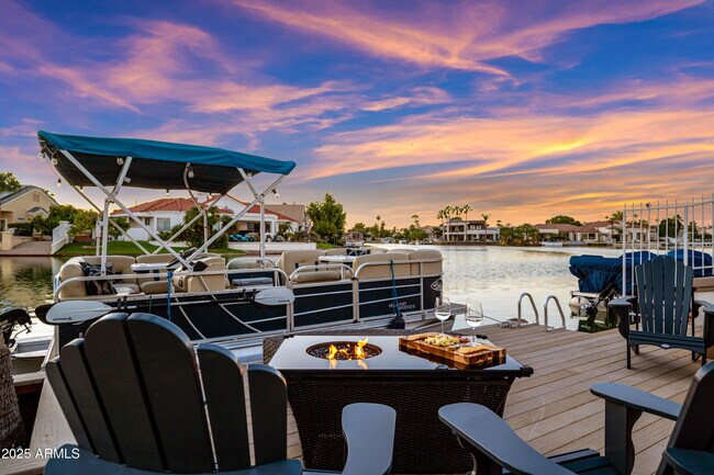 Building Photo - 1817 E Willow Tree Ct