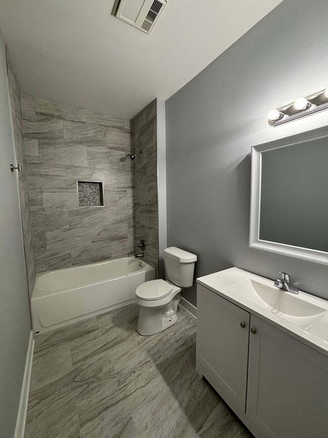 Building Photo - 5 bedrooms!! Remodeled top to bottom!