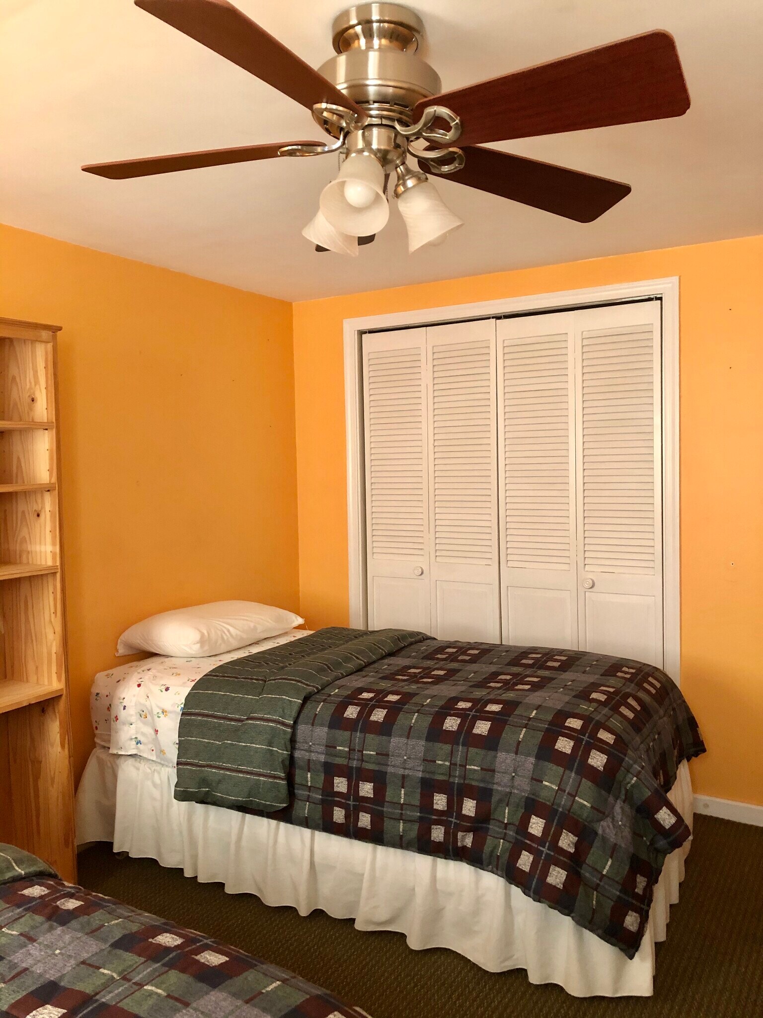 Building Photo - 711 Clymer St