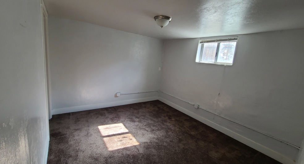 Building Photo - 848 N 600 W