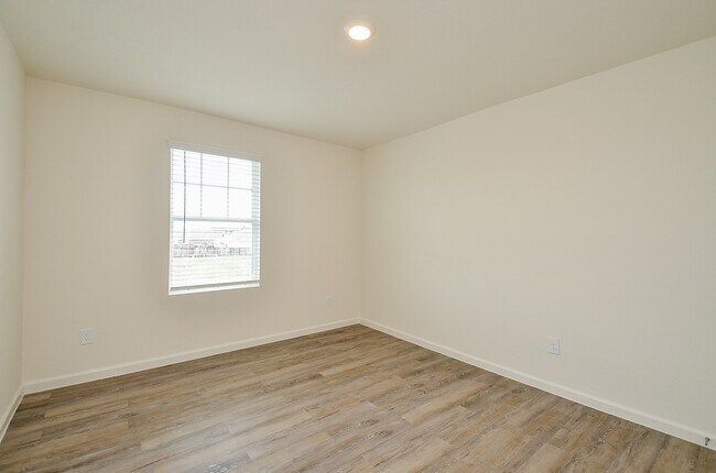 Building Photo - 27314 Clear Breeze Dr