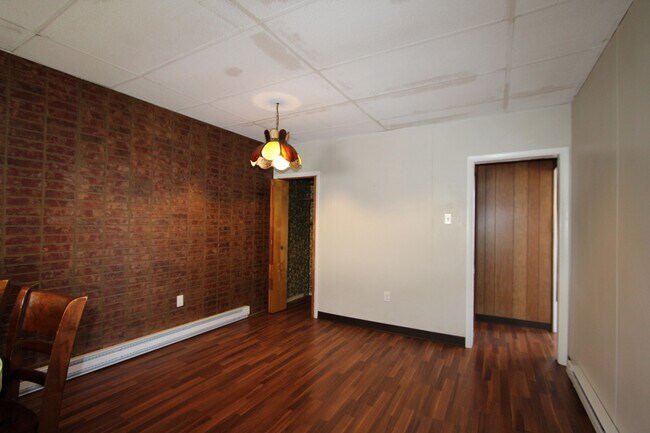 Building Photo - 402 Washington St