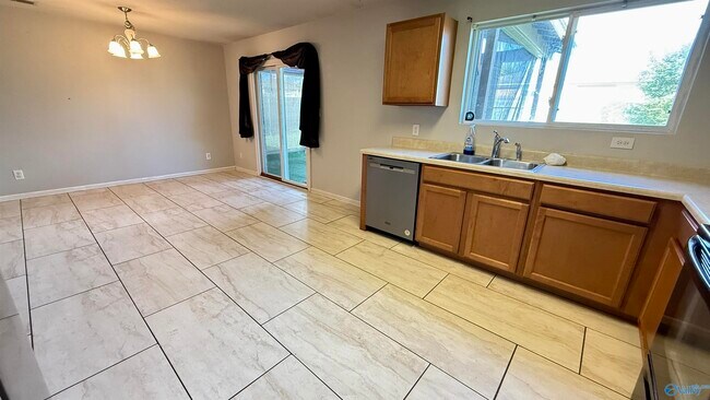 Building Photo - 144 Sagebrook Dr