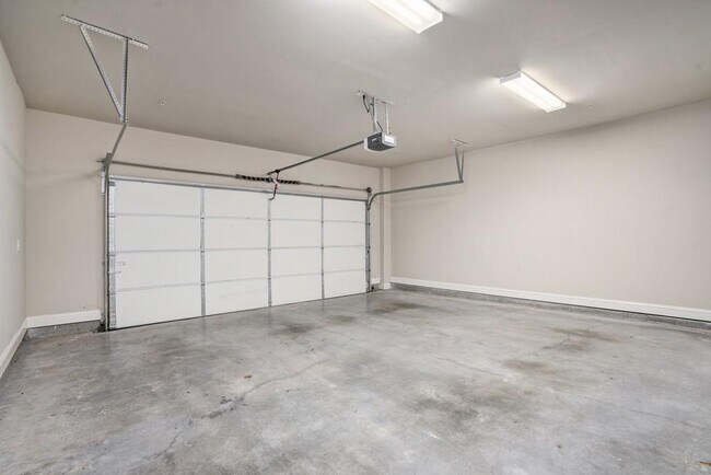 Building Photo - 612 Luckett Ct