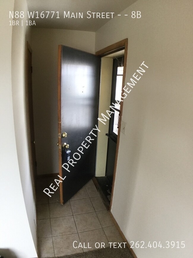 Building Photo - Private Entry 1 Bedroom Upper Apartment