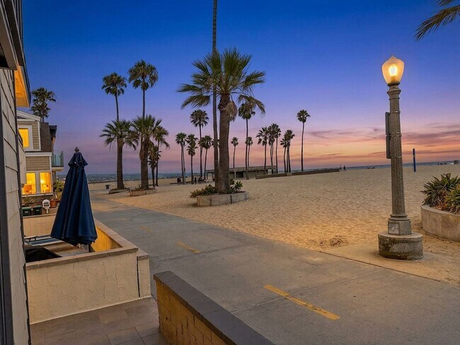 Building Photo - 1510 W Oceanfront