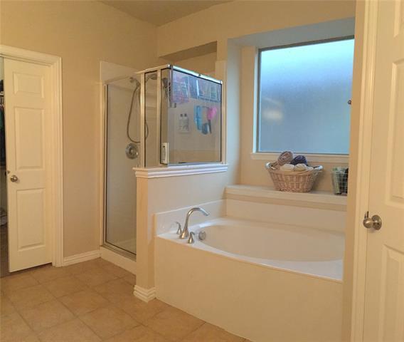 Building Photo - 843 Lake Forest Trl