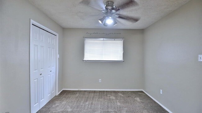 Building Photo - 5273 Sherbrooke Ln