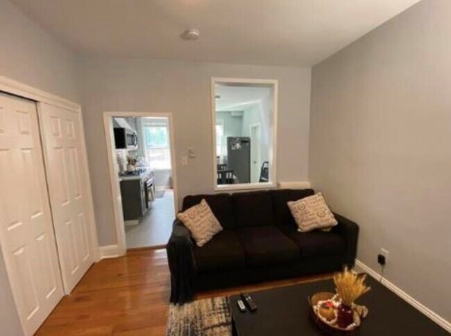 Building Photo - 227 Brunswick St