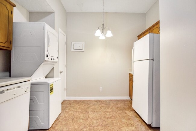 Building Photo - 701 Peachers Dr