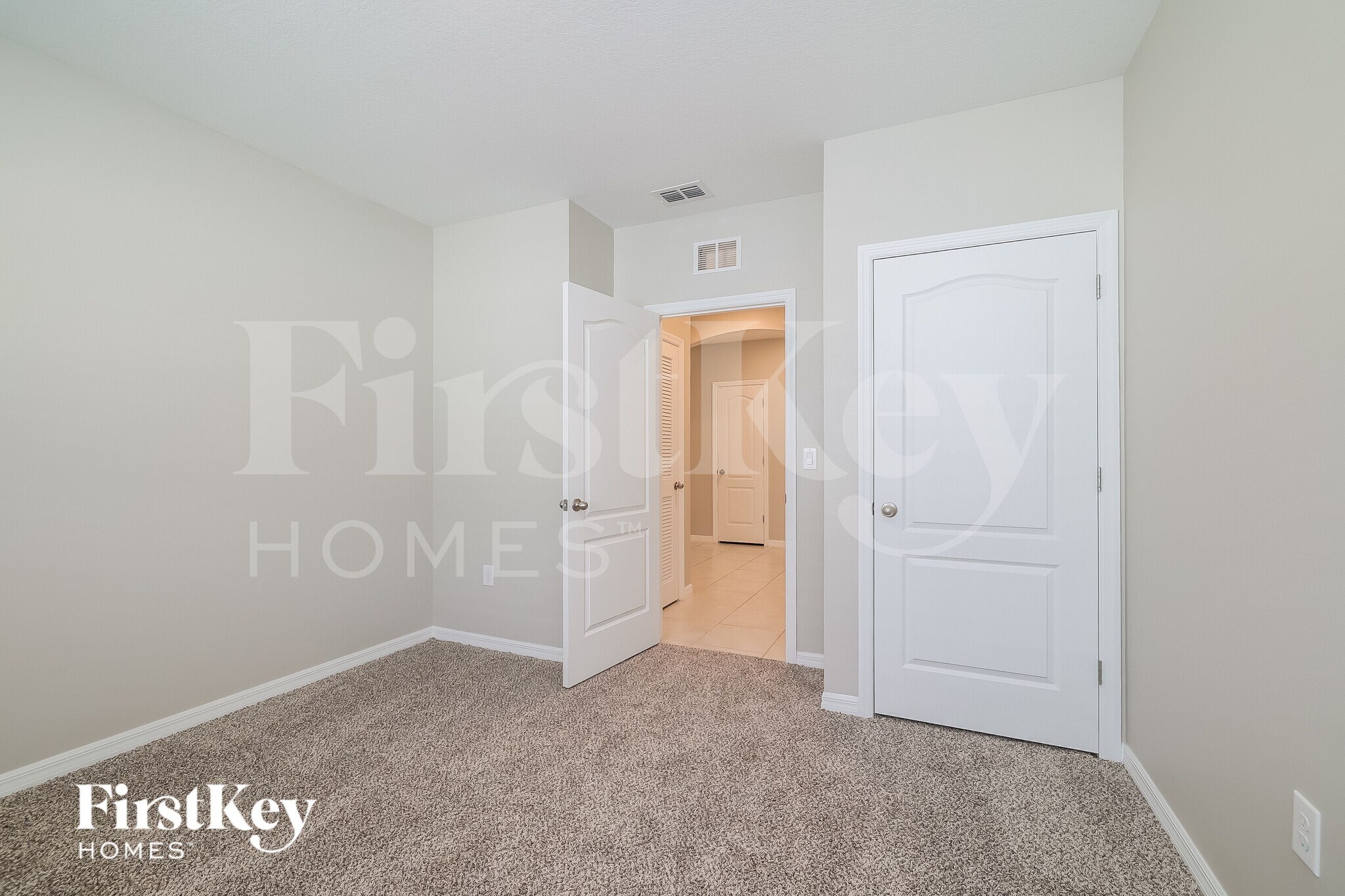 Building Photo - 709 Kindred Ln