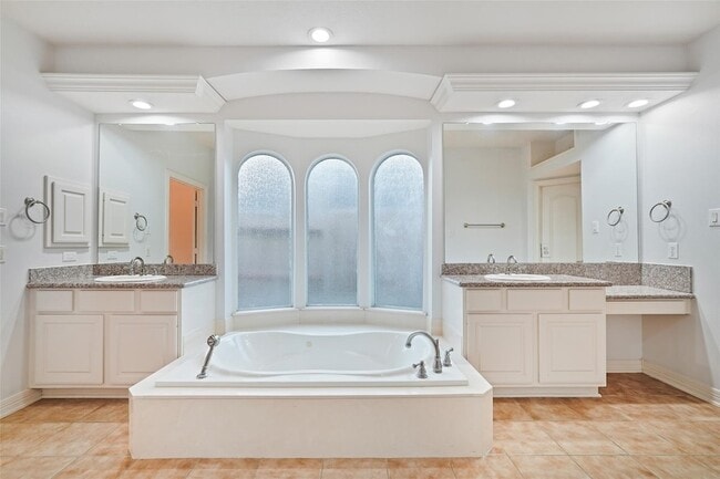 Building Photo - 6915 Monarch Lake Ln