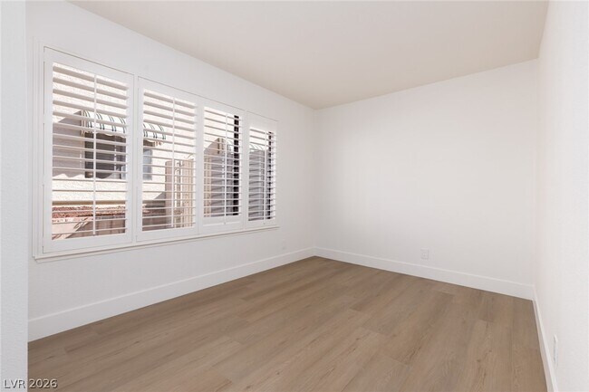 Building Photo - 3020 Donnegal Bay Dr