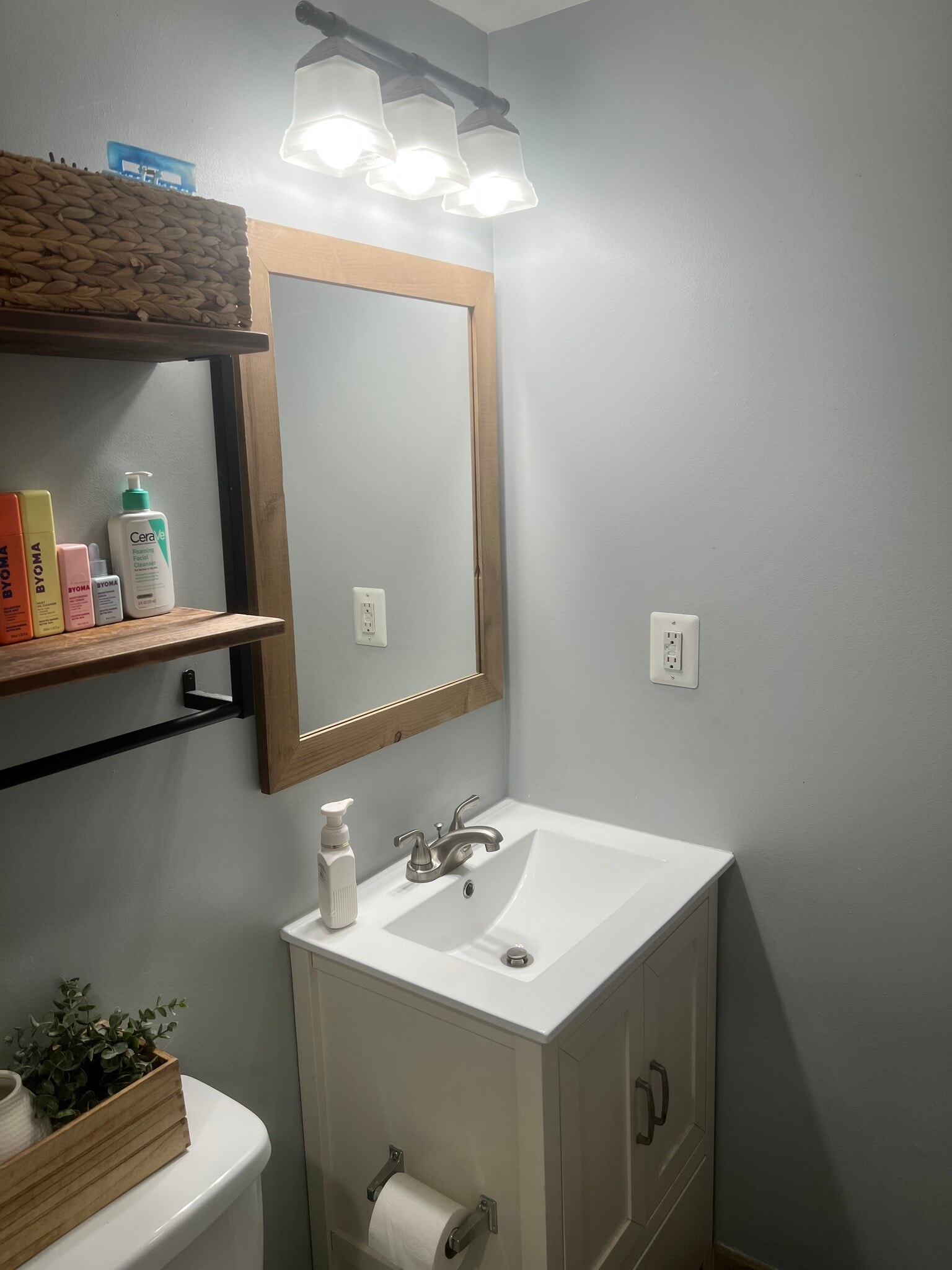 Bathroom 2 - 1706 William St